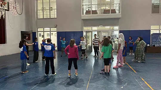 Reaktif oyunlar ile bilgi öğrencilere aktarılıyor