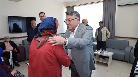 Rektör Özölçer Merkez Huzurevi sakinlerinin Kurban Bayramı'nı kutladı