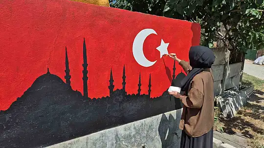 Resim öğretmeninin fırçasıyla mahallenin adı değişti