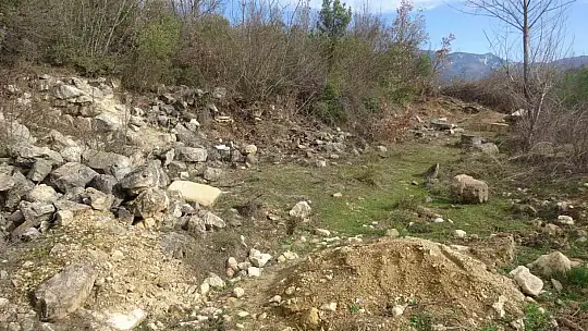 Roma dönemine ait kalıntıların bulunduğu bölge defineciler tarafından tahrip edildi