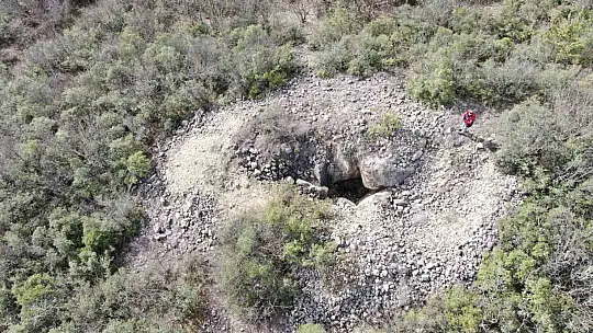 Roma dönemine ait kalıntıların bulunduğu bölge defineciler tarafından tahrip edildi