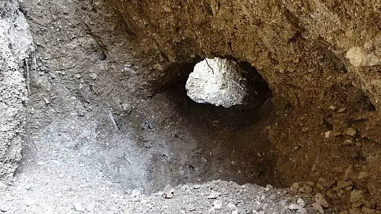 Roma dönemine ait kalıntıların bulunduğu bölge defineciler tarafından tahrip edildi