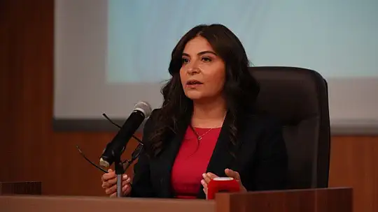 'Medya toplumun kimliğini şekillendiriyor'