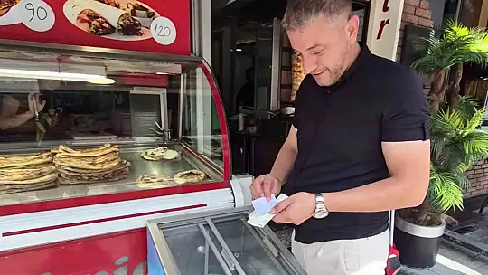 Sabah dükkanına gelen esnaf karşılaştığı manzara ile duygulandı