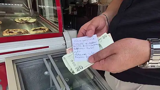 Sabah dükkanına gelen esnaf karşılaştığı manzara ile duygulandı