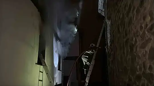 Safranbolu'da 2 katlı müstakil evde yangın paniği