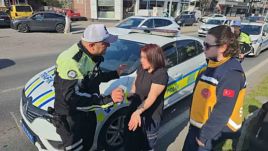 Sağlık personelinin kullandığı araç öğrenciye çarptı: 1 yaralı
