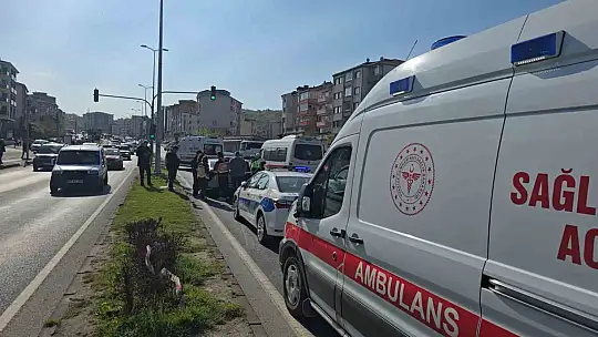 Sağlık personelinin kullandığı araç öğrenciye çarptı: 1 yaralı