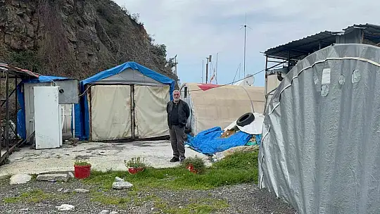 Sahilde ölü bulunan