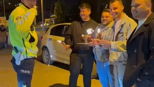 Sahte ihbarla polis haftasını kutladılar