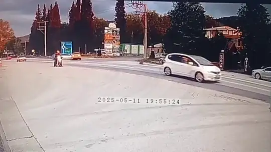 Sakarya'da ticari taksi ve otomobil çarpıştı: 6 yaralı