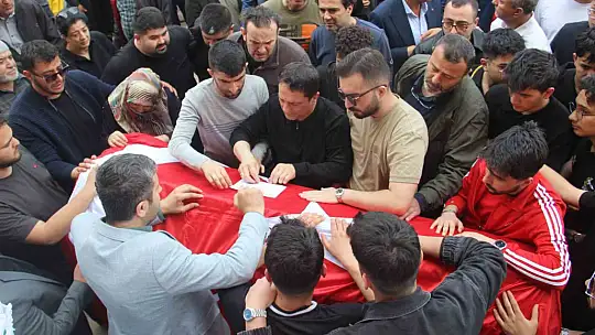 Kahramanmaraş'ta Yürek Yakan Veda: 4 Öğrenci Gözyaşlarıyla Uğurlandı