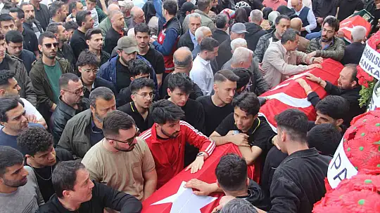 Kahramanmaraş'ta Yürek Yakan Veda: 4 Öğrenci Gözyaşlarıyla Uğurlandı