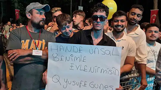 Sanatçı Hande Ünsal'dan evlilik teklifine ''ilginç'' yorumu