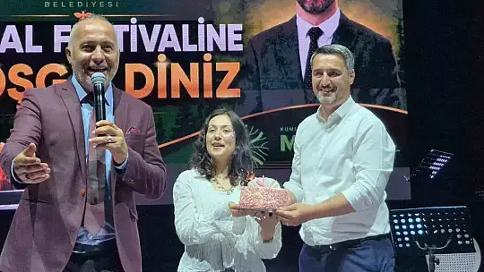 Sanatçı Hande Ünsal'dan evlilik teklifine ''ilginç'' yorumu