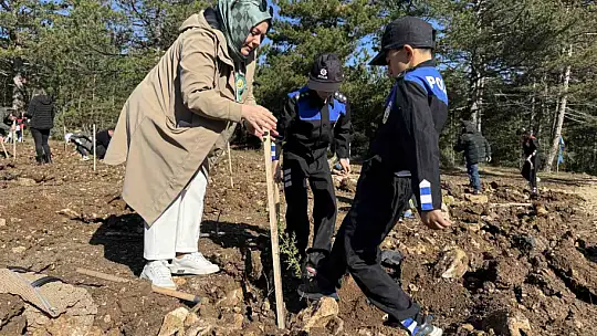 Şehit orman işçisi Enes Kızılyer anısına çeşme açılışı ve fidan dikimi yapıldı