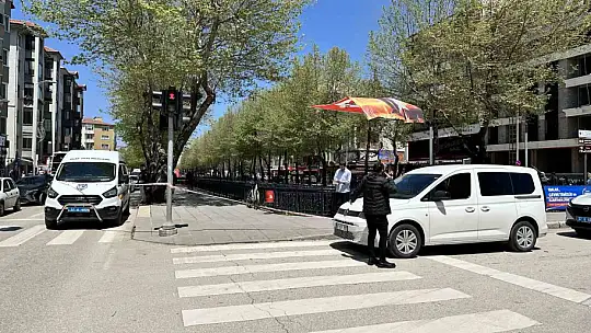 Şehrin göbeğindeki silahlı kavga polisi harekete geçirdi