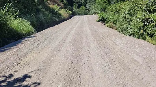 Şelaleye giden yolda hummalı çalışma