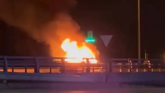 Seyir halindeki otomobil alevlere teslim oldu