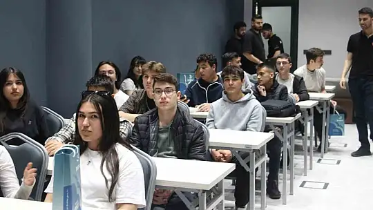 Siber vatan etkinliklerinde genç yeteneklere ödüller verildi