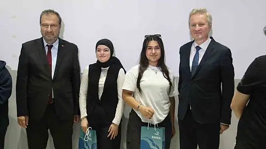 Siber vatan etkinliklerinde genç yeteneklere ödüller verildi