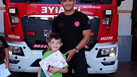 Sıcak yaz günü serinleten etkinlik