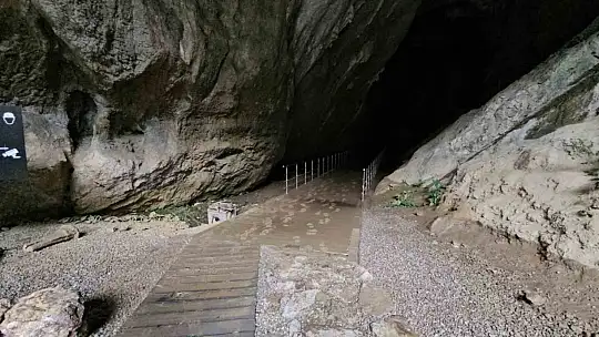 Şiddetli yağış Gökgöl Mağarası'nı su ve çamurla doldurdu