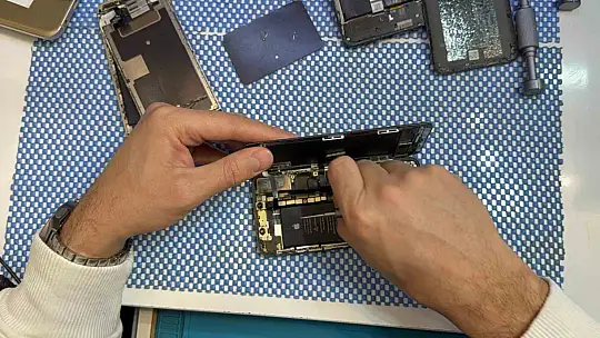 Sıfır telefon yerine tamir arttı