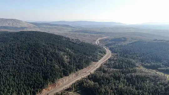 Sık sık heyelanların yaşandığı 2 bin rakımlı dağ çelik ağlarla örülüyor