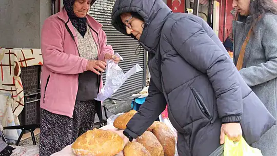 Soğuk havaya ve yaşına rağmen