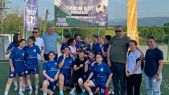 Sokaklar bizim gençlik kupası sahibini buldu