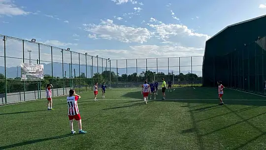Sokaklar bizim gençlik kupası sahibini buldu