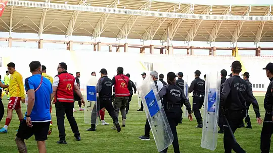 Son dakika golü sahayı karıştırdı, olaylara çevik kuvvet müdahale etti