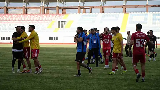 Son dakika golü sahayı karıştırdı, olaylara çevik kuvvet müdahale etti