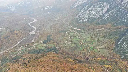 Sonbahara bürünen ormanlar ve 'çam kokulu' evler mest ediyor