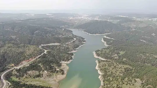 Su seviyesi yüzde 30'a düştü, baraj havzası yeşile büründü