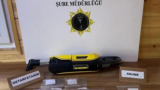 Süpürgeye zulalanmış uyuşturucu ele geçirildi