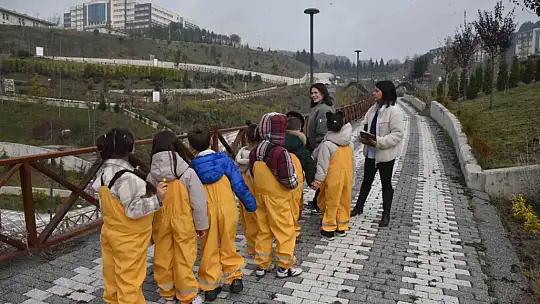 Süs ve Tıbbi Bitkiler Botanik Bahçesi minik ziyaretçilerini ağırladı