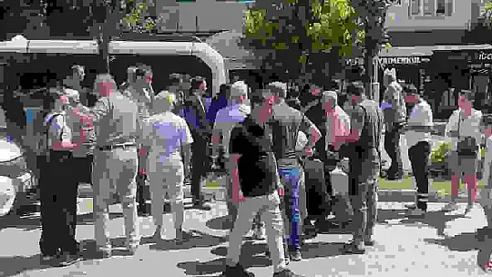 Takdir belgesi sevinci hastanede bitti: Yolun karşısına geçerken otomobil çarptı