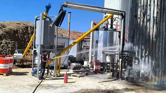 Talaş fabrikasında elektrik kutusundan yangın çıktı