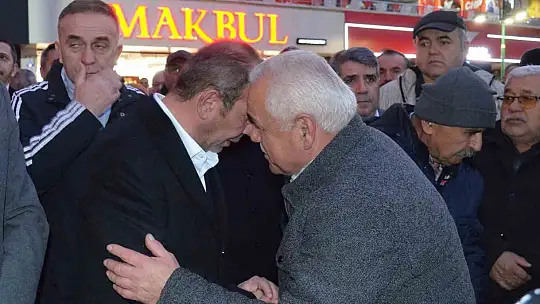 Tanju Özcan umre yolculuğuna dualarla uğurlandı