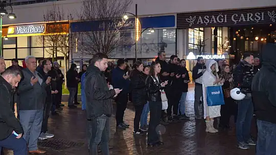 Tanju Özcan umre yolculuğuna dualarla uğurlandı