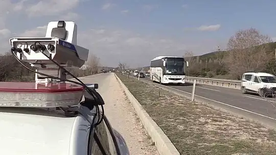 Tatil dönüşü D-100'de hareketlilik arttı: Radar ve teknolojik sistemlerle sürücülere sıkı denetim uygulandı