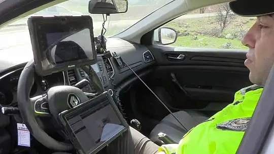 Tatil dönüşü D-100'de hareketlilik arttı: Radar ve teknolojik sistemlerle sürücülere sıkı denetim uygulandı