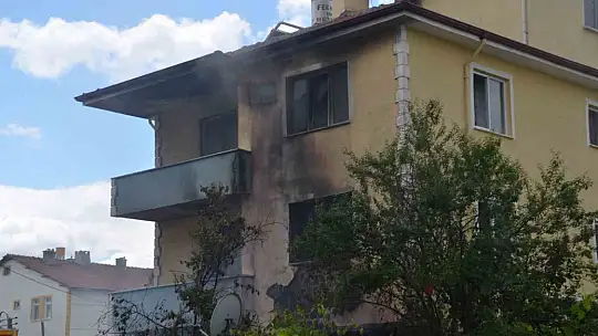Televizyonun patlaması 3 katlı evi küle çevirdi