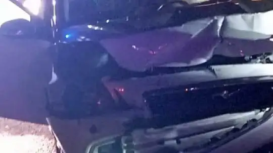 TEM'de tıra çarpan otomobil hurdaya döndü: 1 yaralı