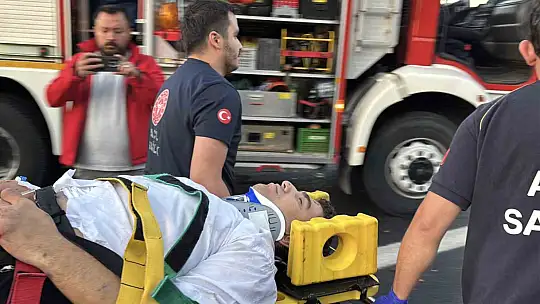 TEM'de yolcu otobüsü ile soğan yüklü kamyon çarpıştı: 1 ölü, 10 yaralı