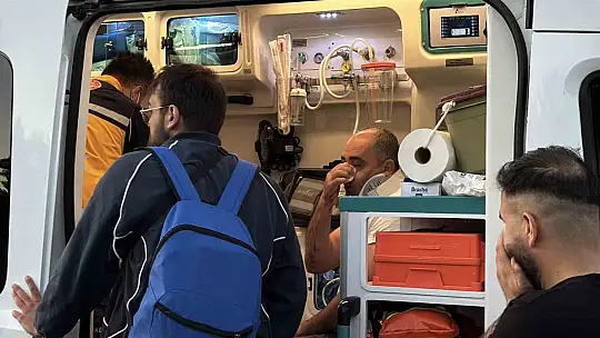 TEM'de yolcu otobüsü ile soğan yüklü kamyon çarpıştı: 1 ölü, 10 yaralı