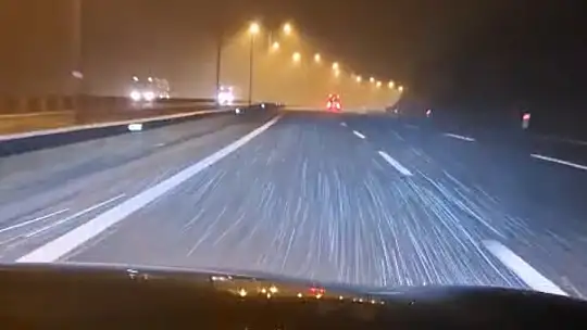 TEM'in Bolu geçişinde tipi şeklinde kar yağışı