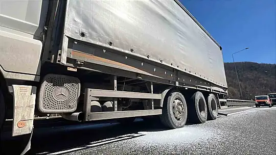 TEM Otoyolu'nda 5 aracın karıştığı zincirleme kaza: 5 yaralı